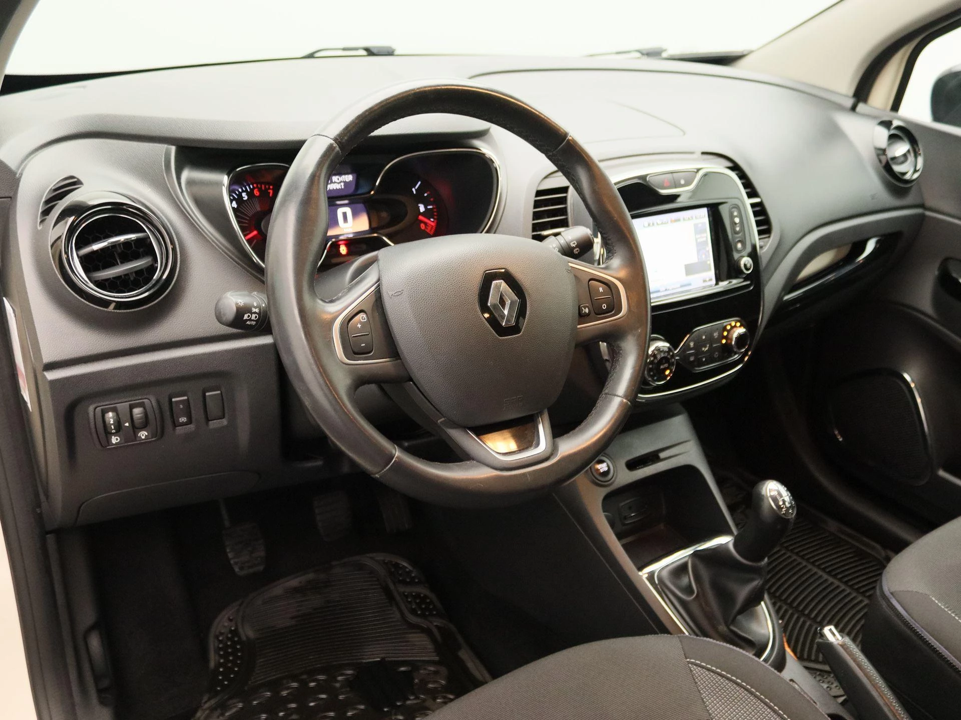 Renault-Captur-image-22