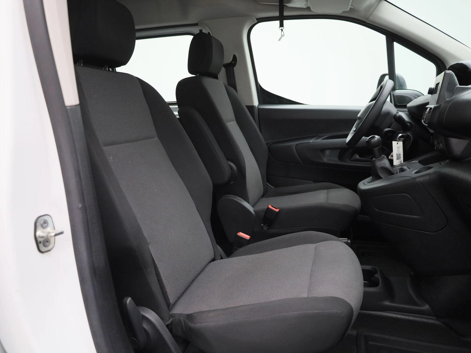 Peugeot-Partner-image-32