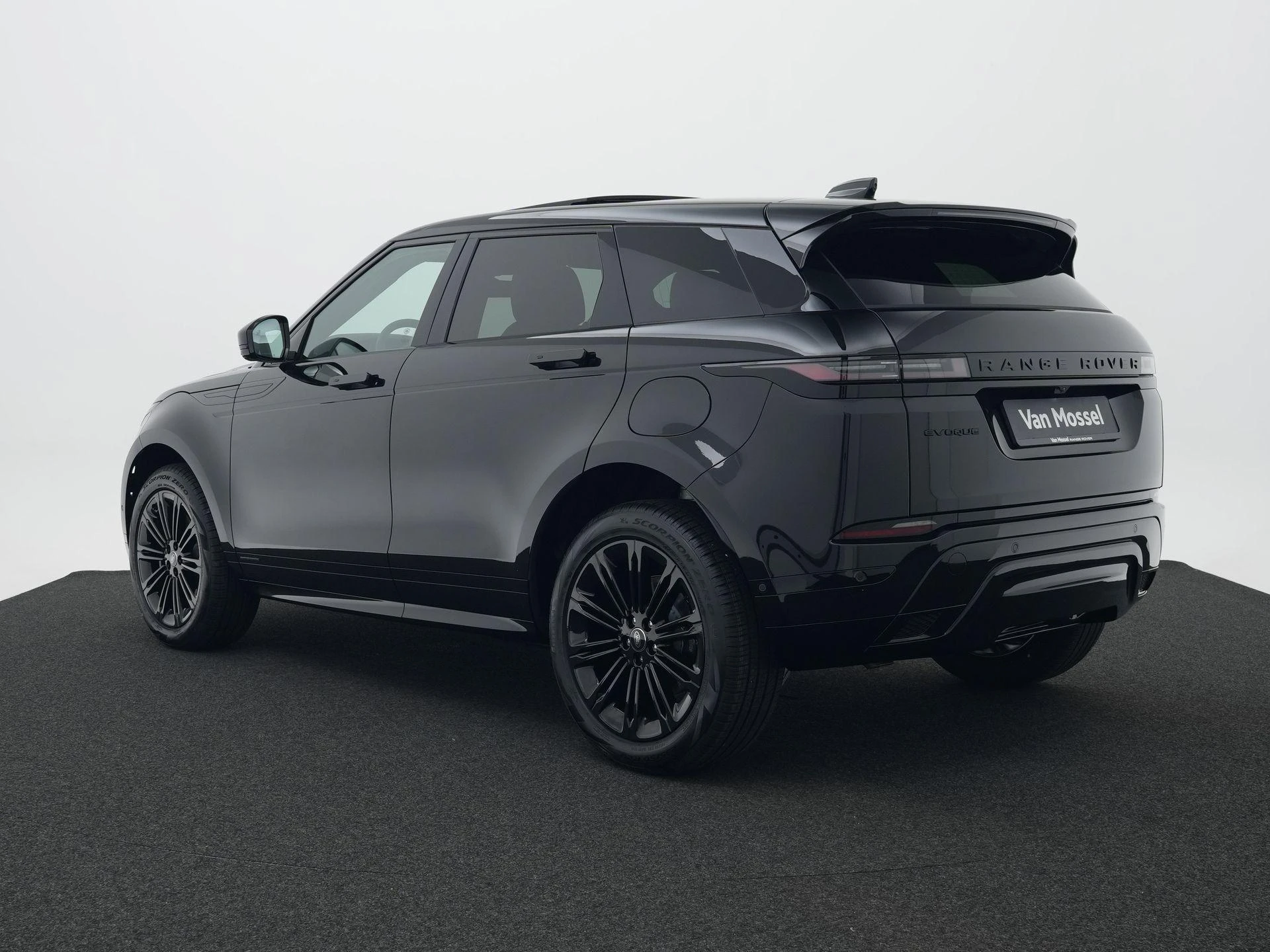 Land Rover-Range Rover Evoque-image-2