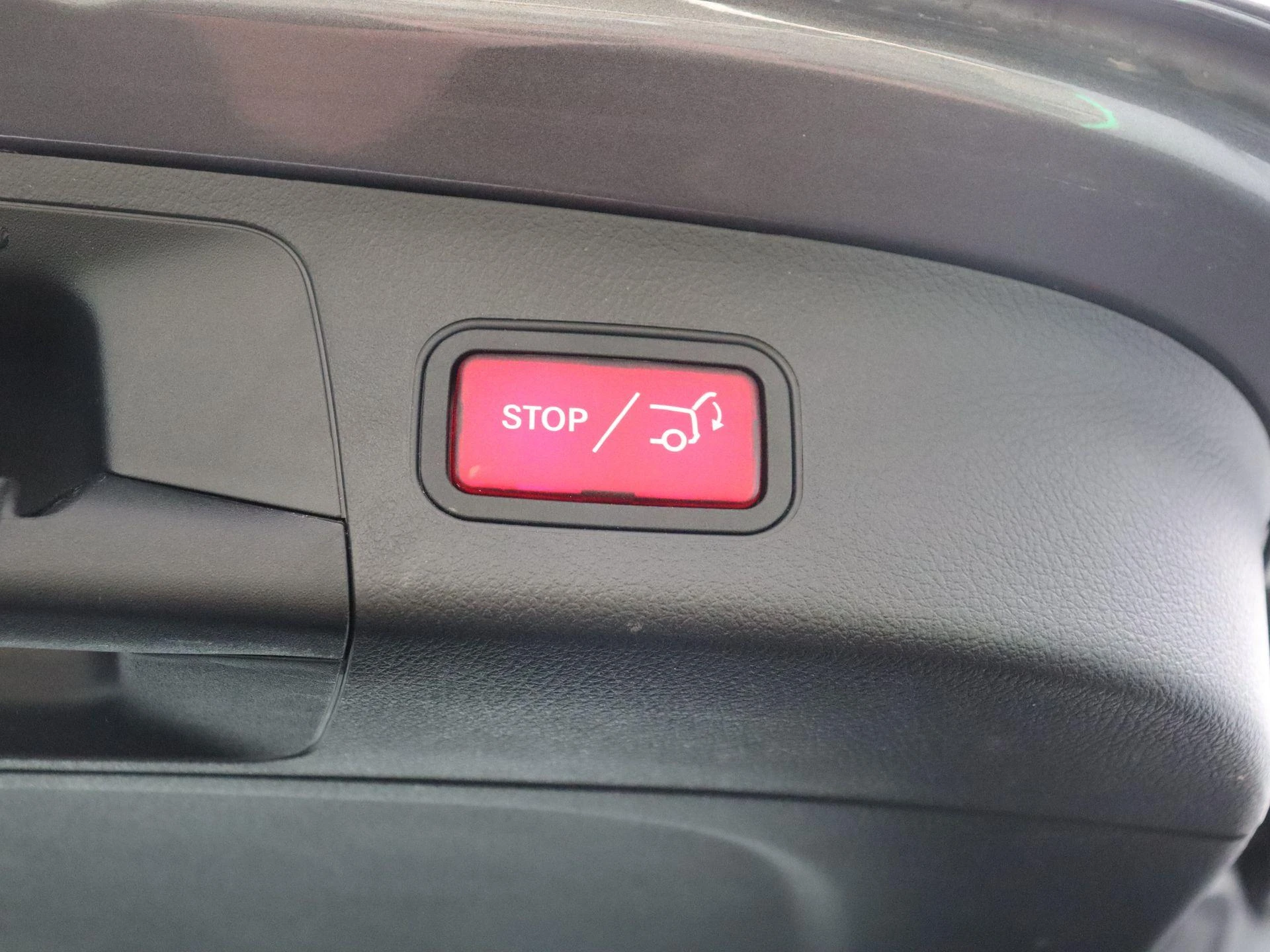 Mercedes-Benz-EQA-image-22