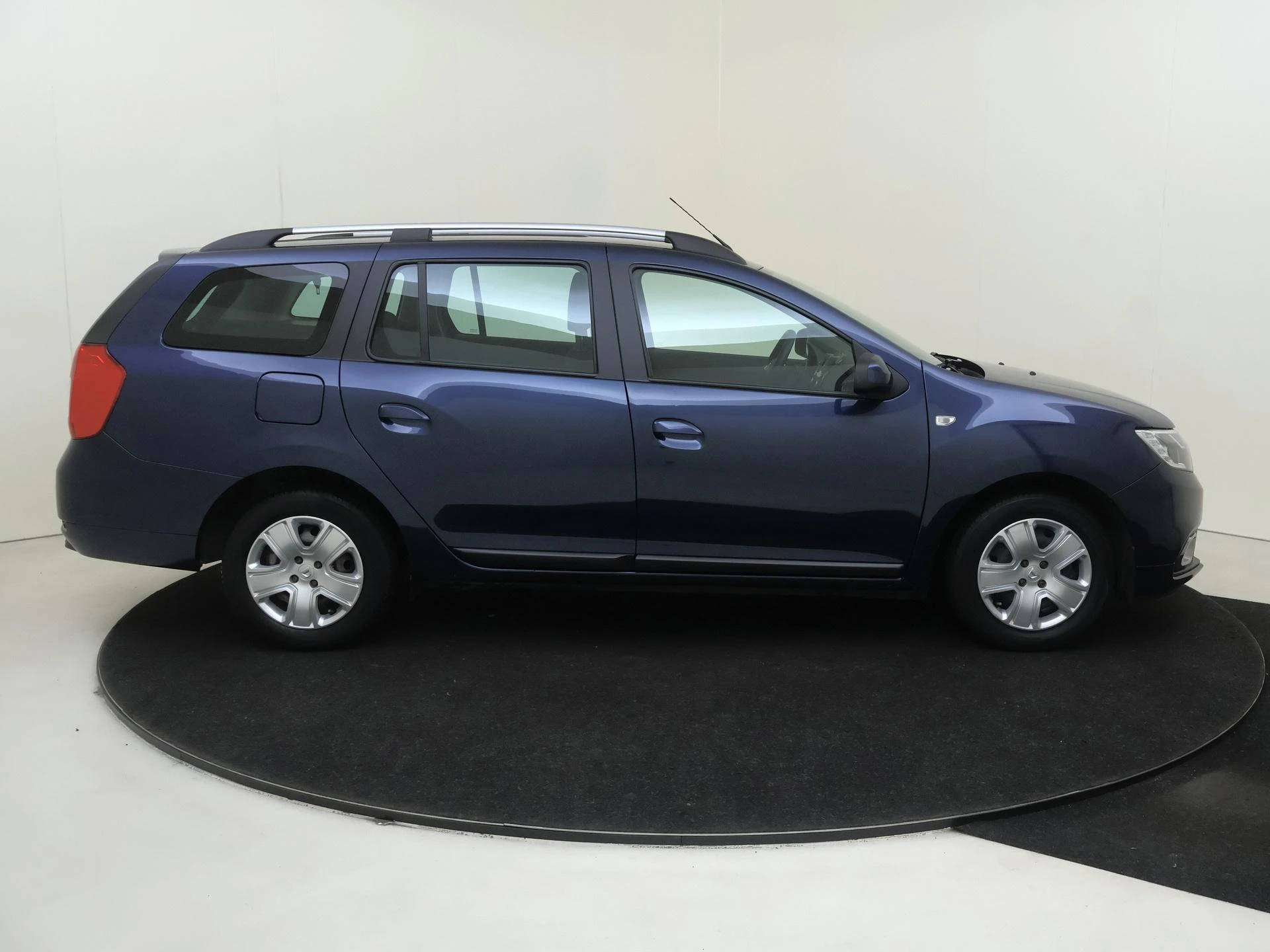 Dacia-Logan-image-8