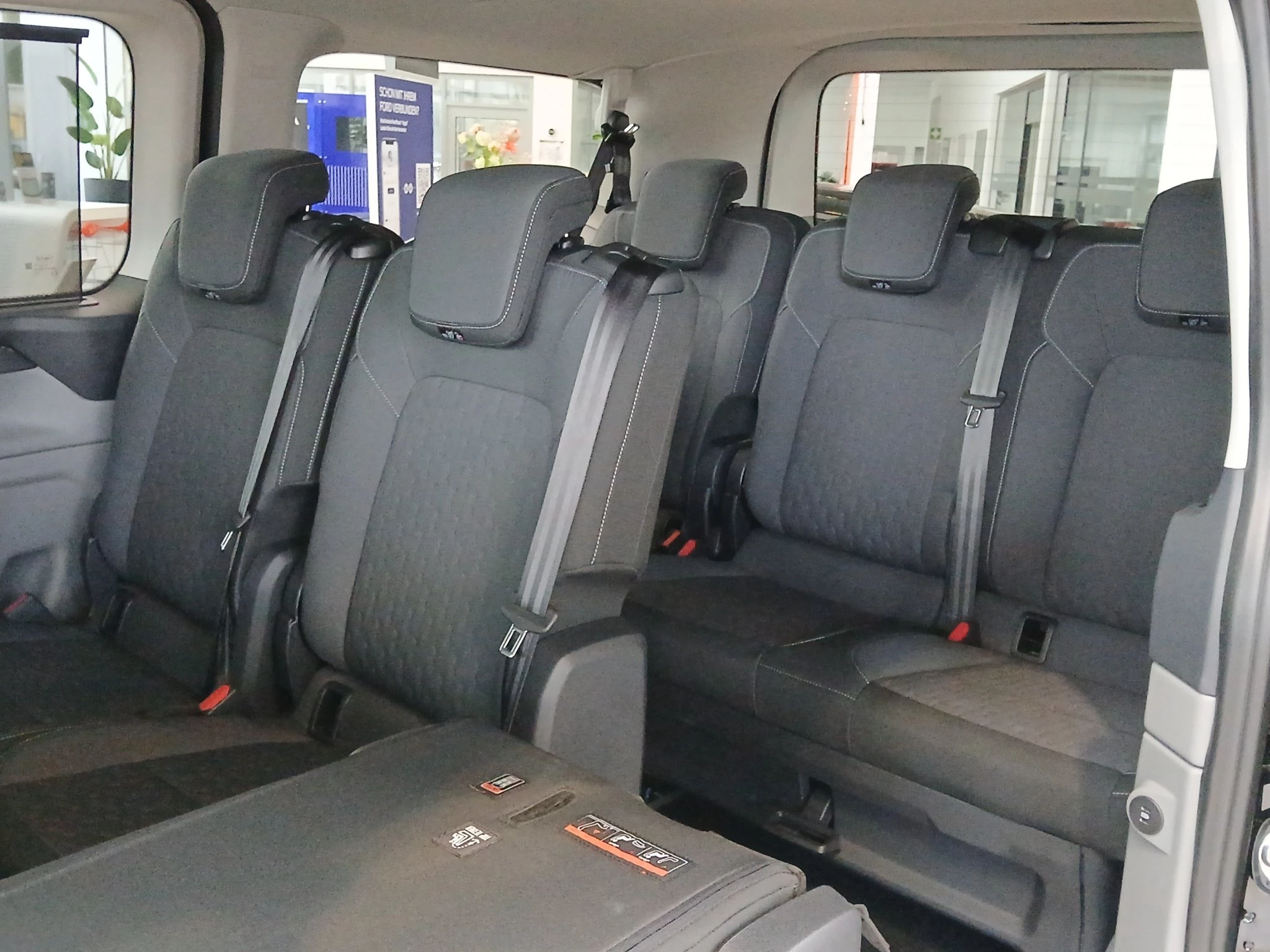Ford Tourneo Custom Titanium 2.0 EcoBlue 125kW 320 L1 Auto FWD Van. 4-türig