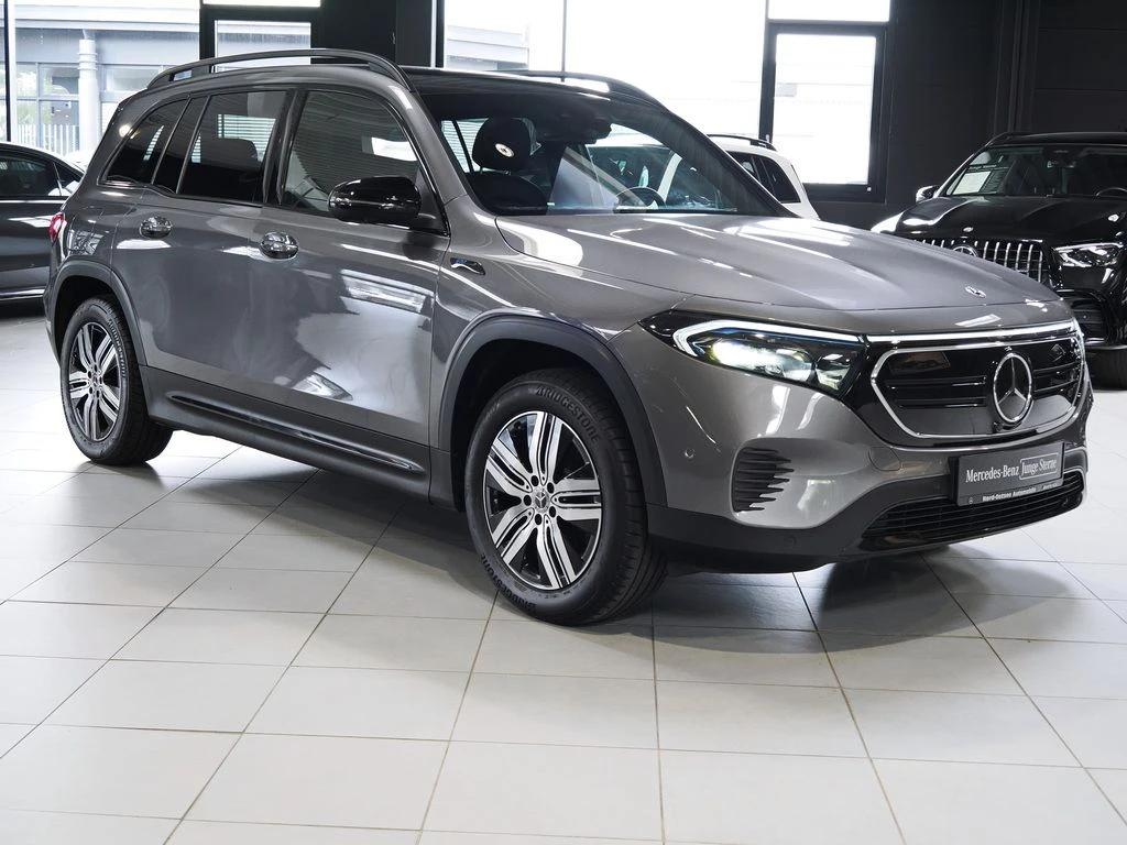 Mercedes-Benz-EQB 250-image-4
