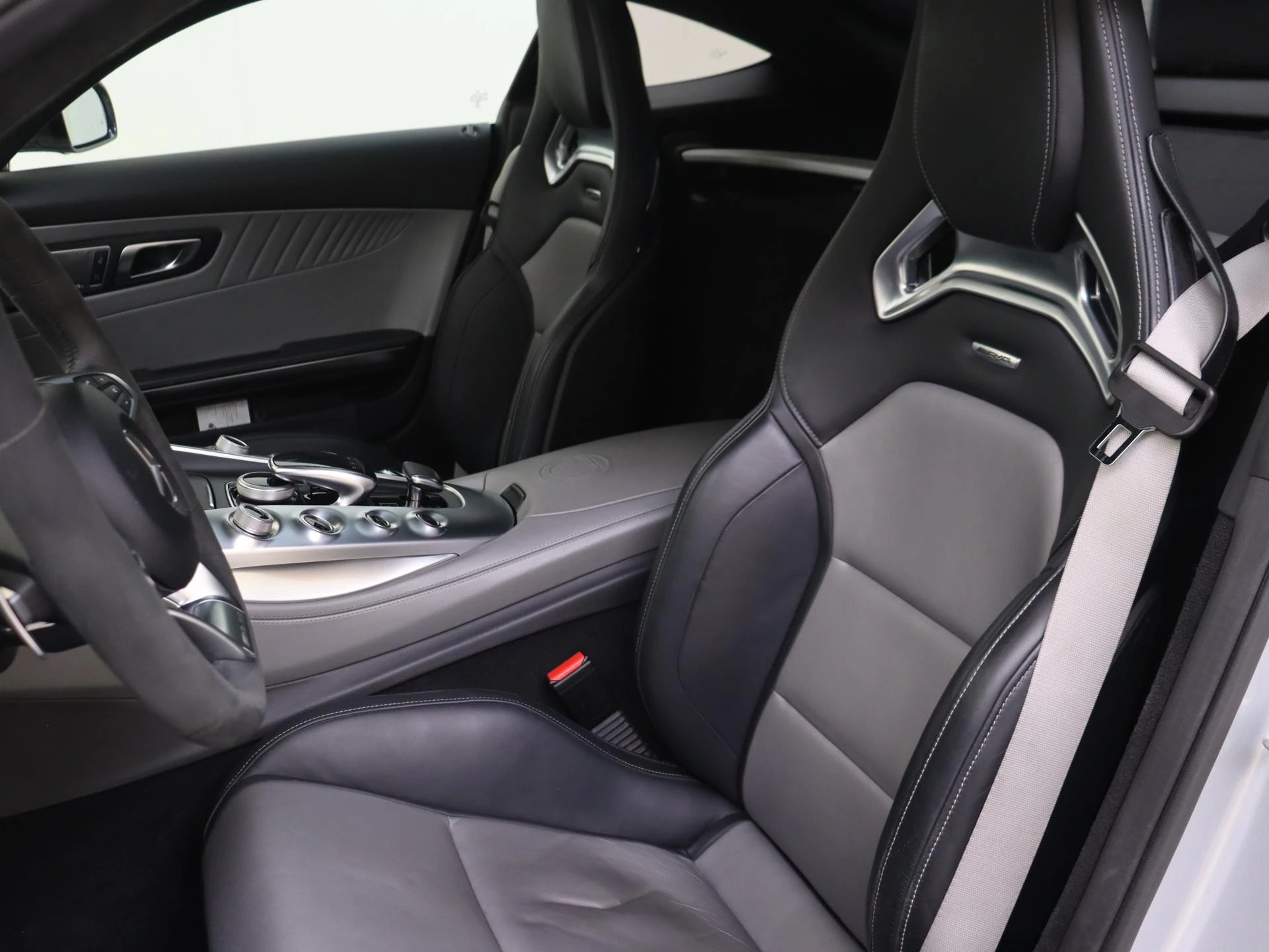 Mercedes-AMG-GT-image-13