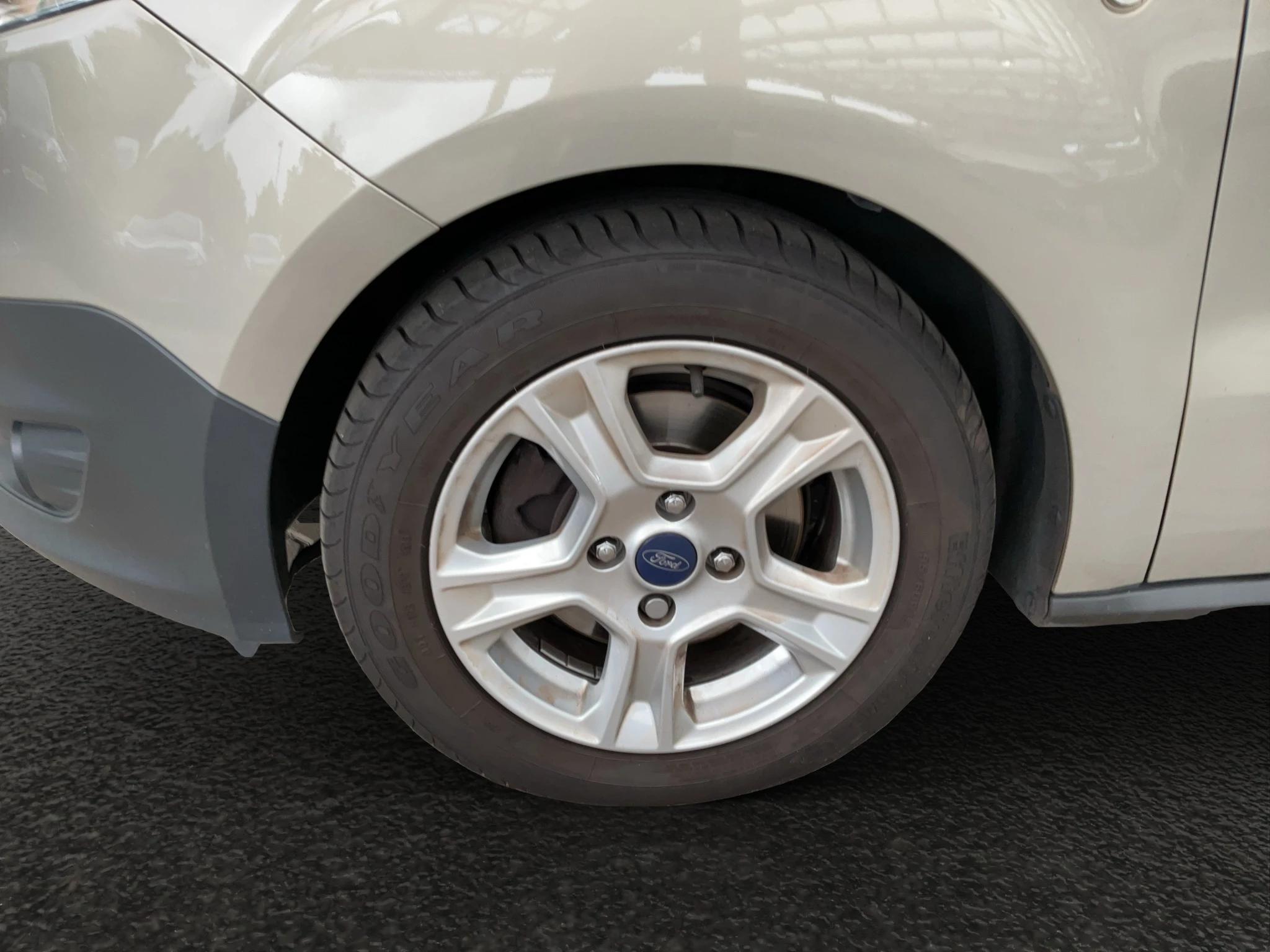 Ford-Transit Courier-image-6