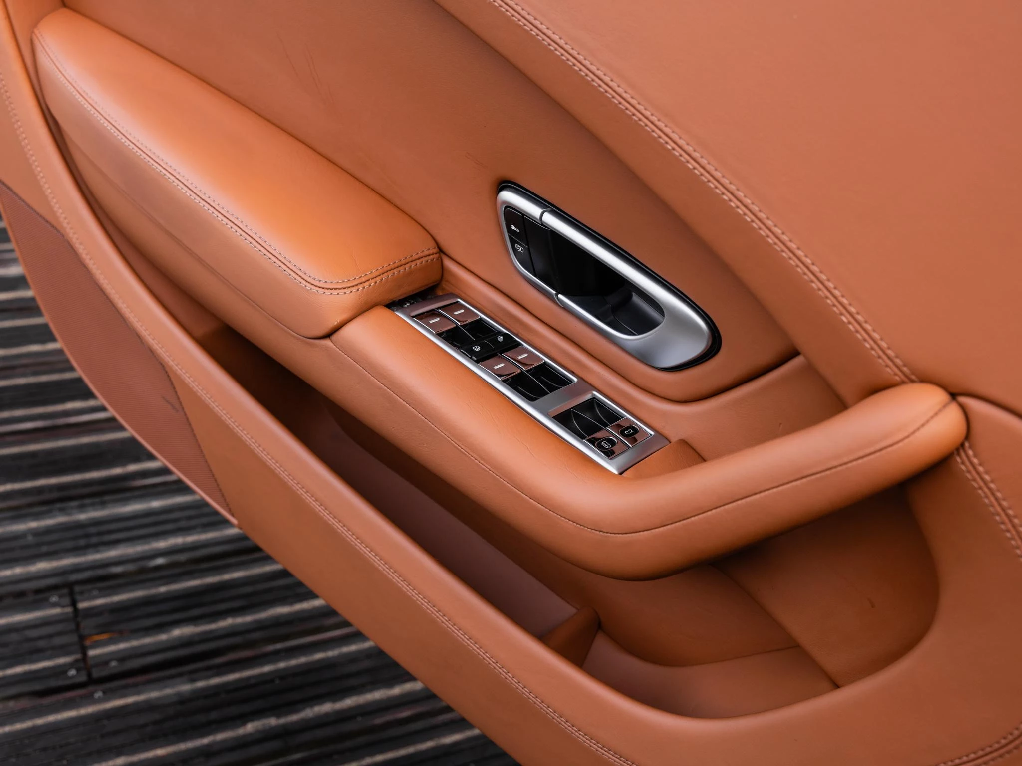 Bentley-Continental GT-image-21