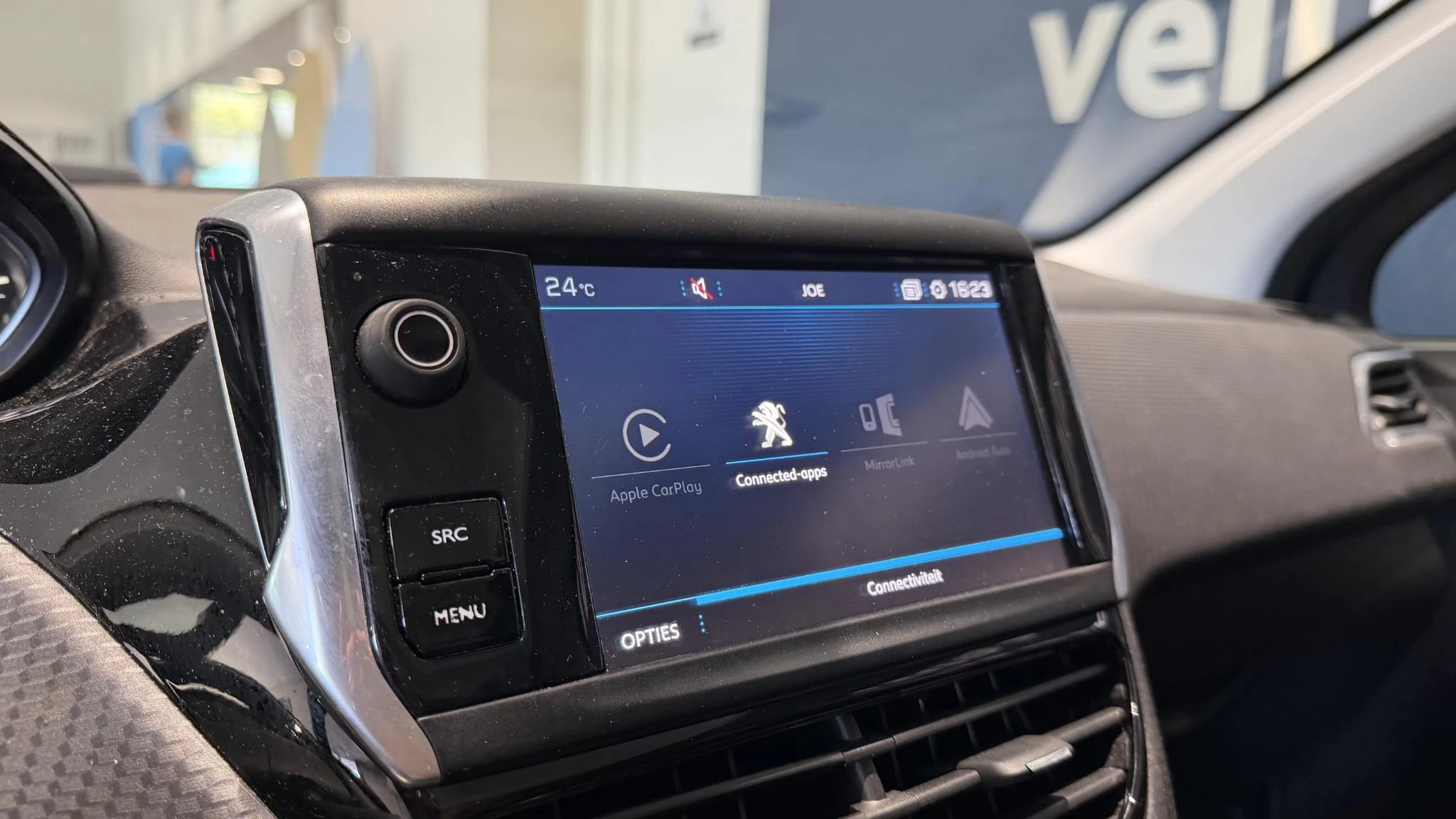 Peugeot-208-image-15