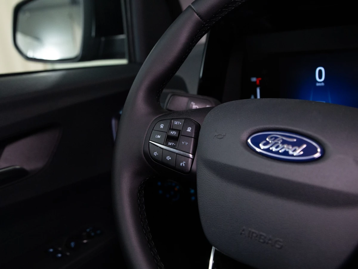 Ford-Transit Courier-image-13