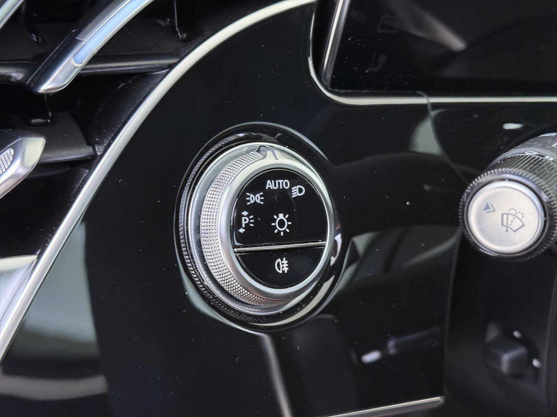 Mercedes-Benz-E-Klasse-image-36