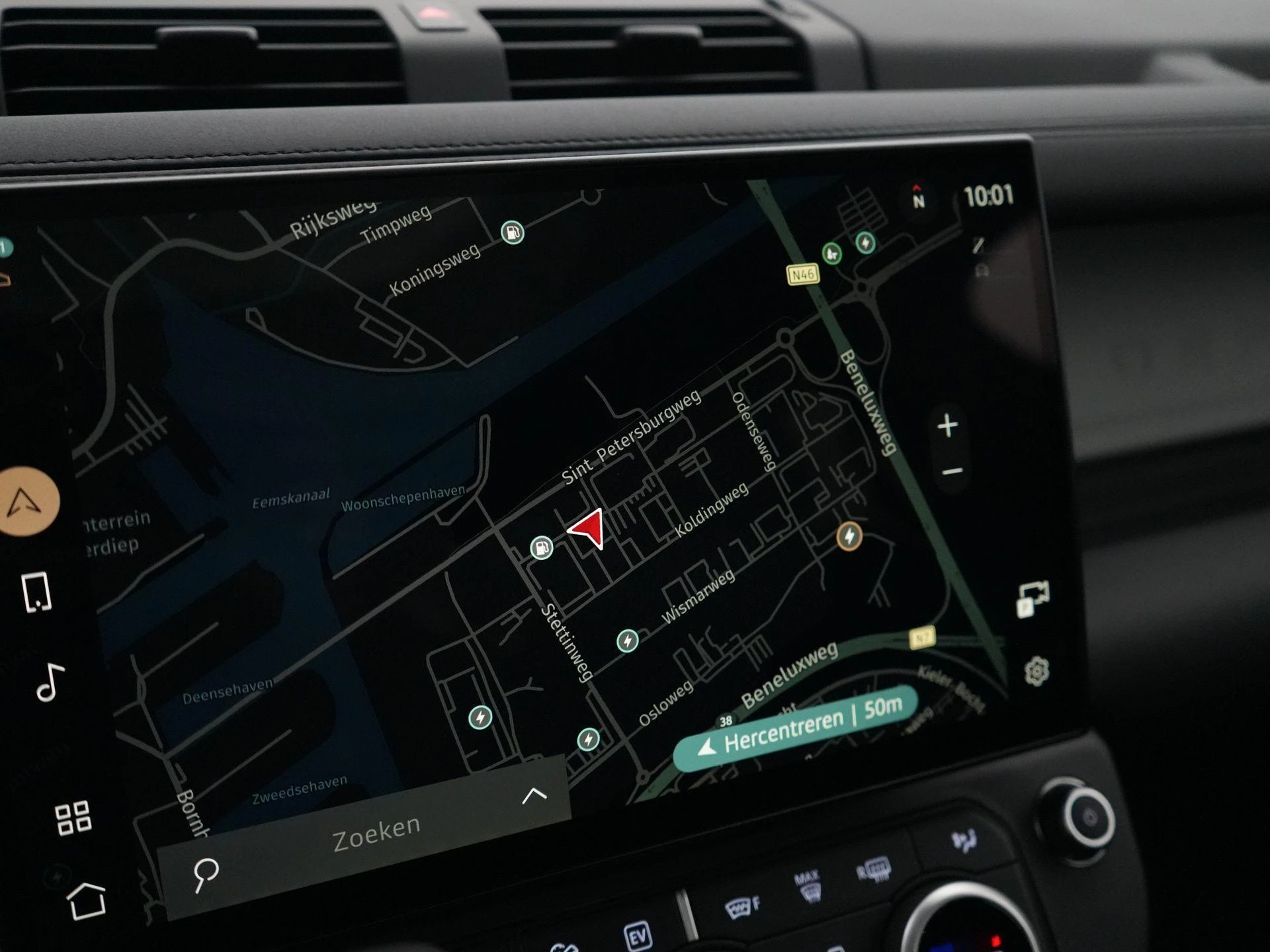 Land Rover-Defender-image-28