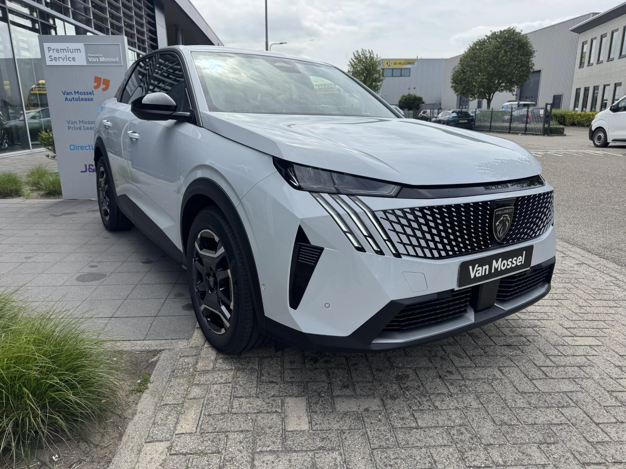 Peugeot e-3008 Allure Avantage 210 73 kWh