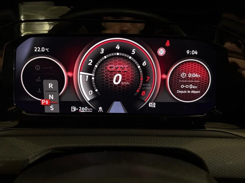 Volkswagen-Golf-image-1