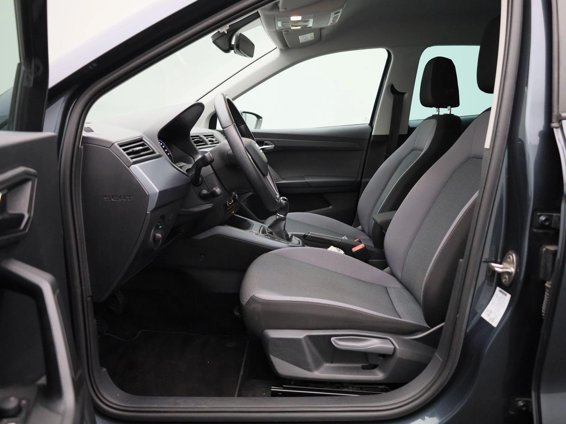 SEAT-Arona-image-10