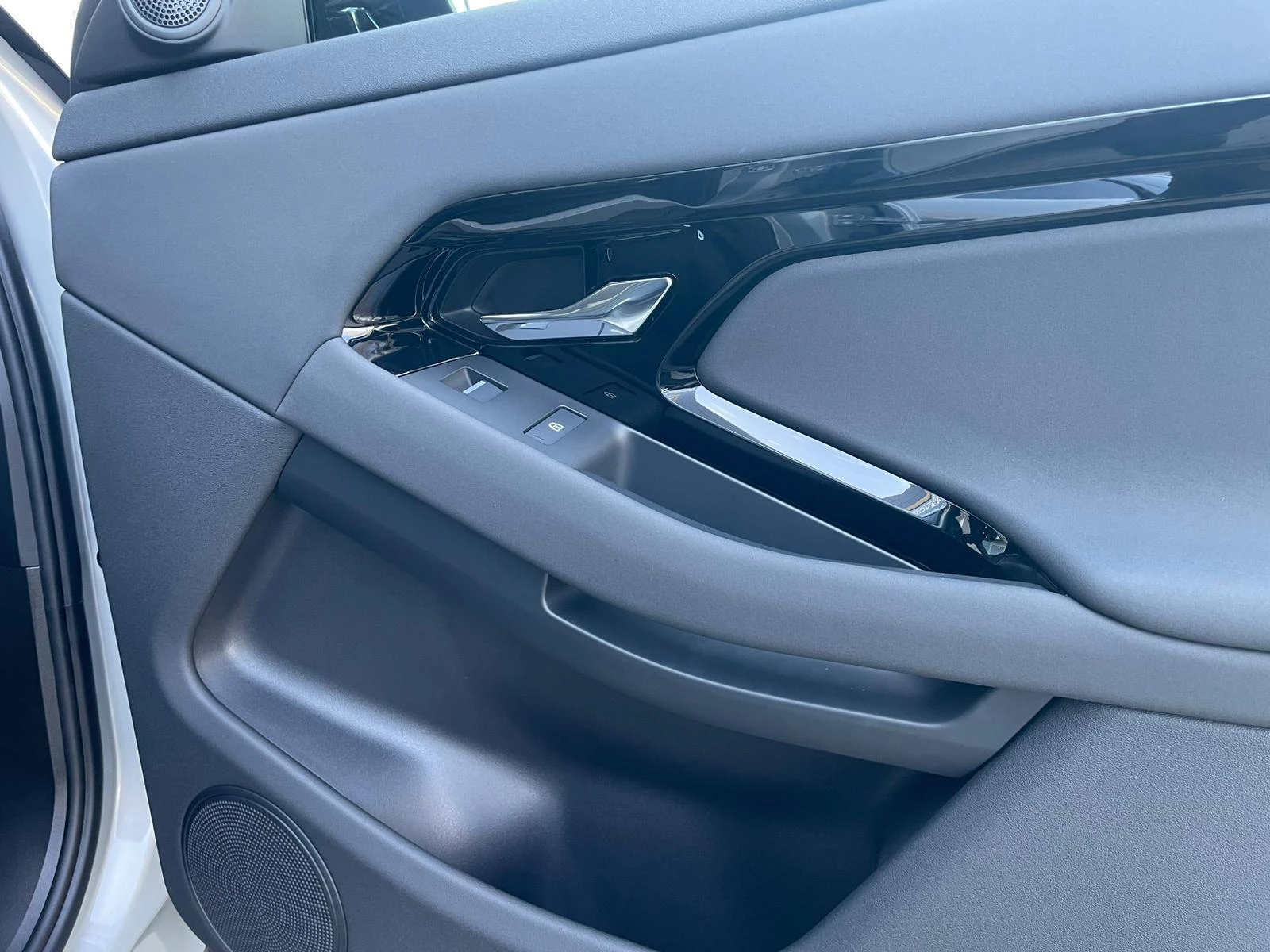 Land Rover Range Rover Evoque P160 S FWD Auto. 26.5MY