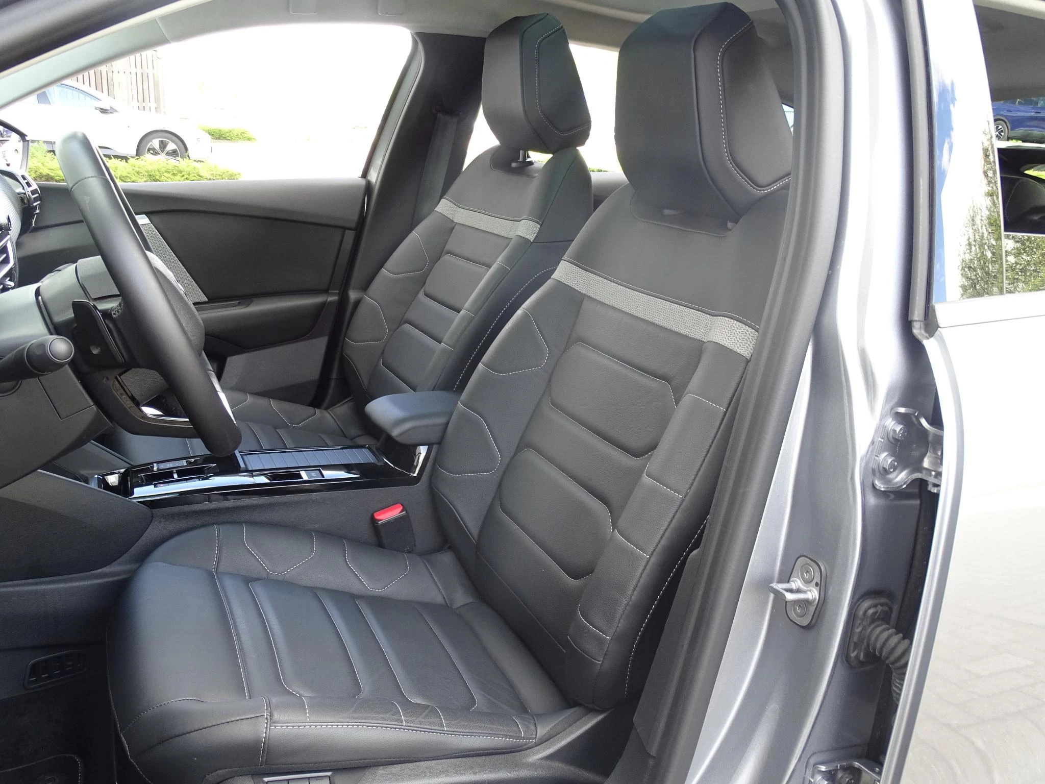 Citroën C4 1.2 Hybride 136 ë-DCS6 MAX