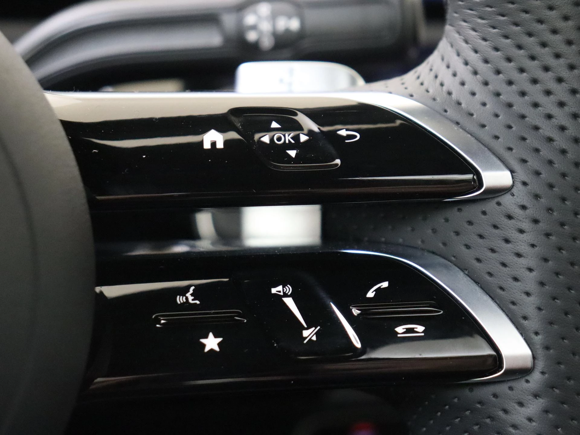 Mercedes-Benz-A-Klasse-image-13