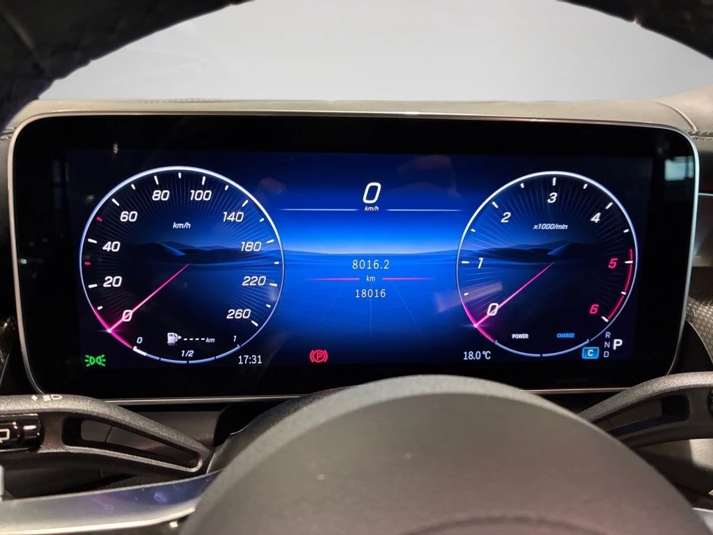 Mercedes-Benz-GLC 300 d-image-6