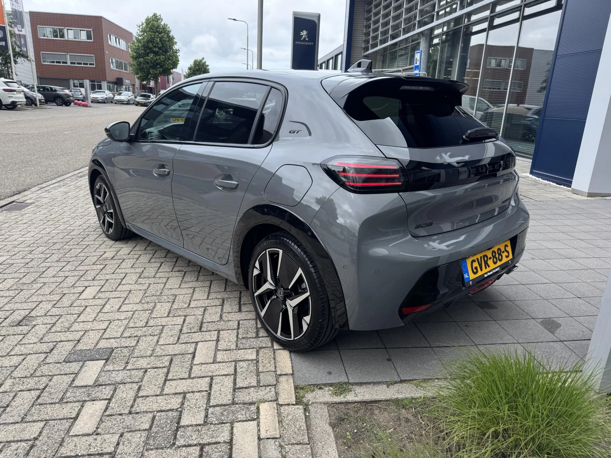 Peugeot 208 1.2 Hybrid 100 e-DCS6 GT