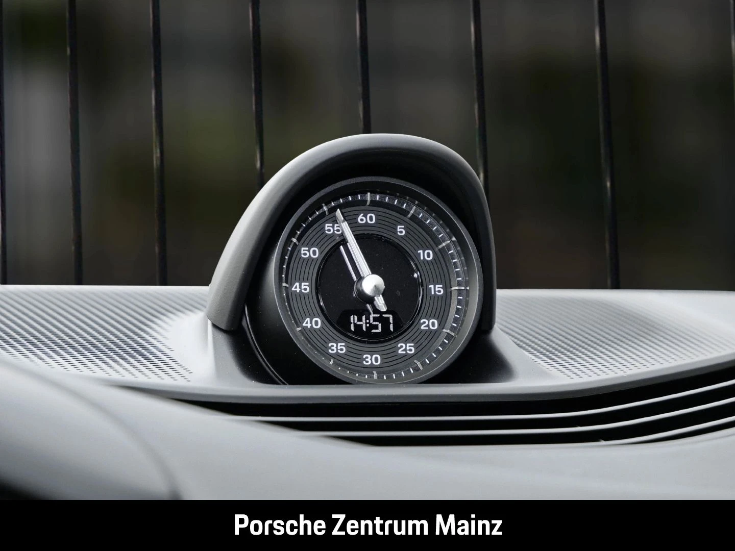 Porsche-Taycan-image-16