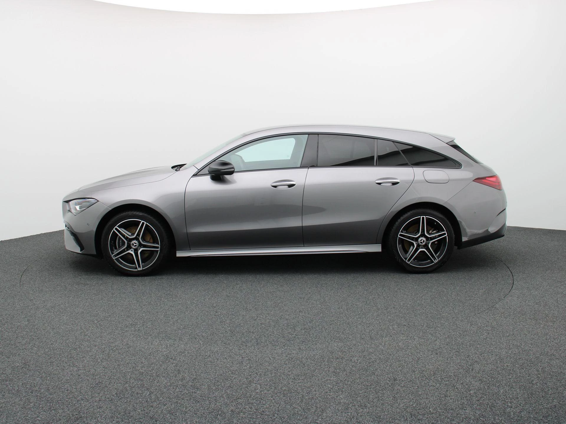 Mercedes-Benz CLA 250 e Star Edition Shooting Brake + AMG LINE + NIGHTPAKKET + CARPLAY +