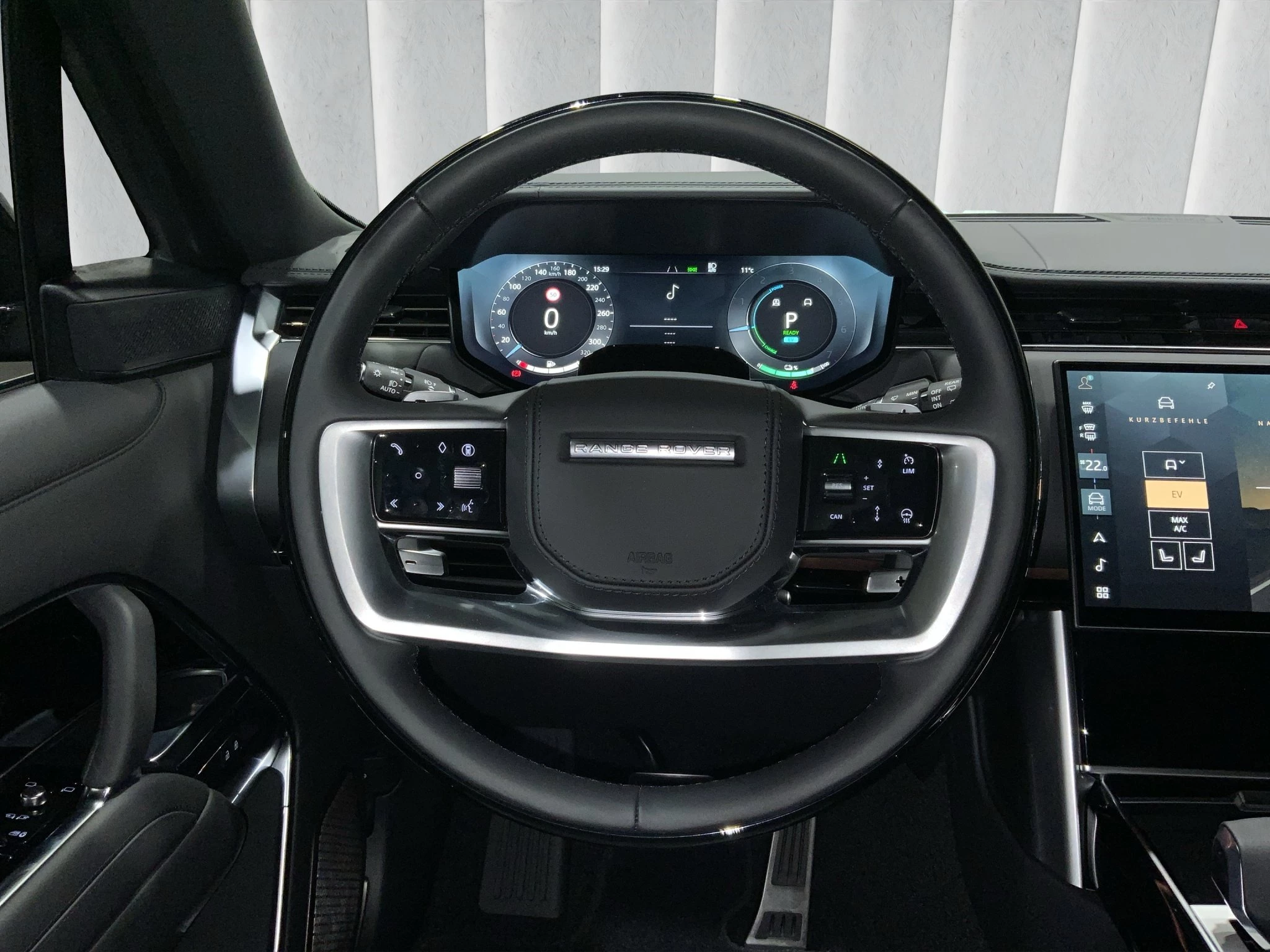 Land Rover Range Rover Autobiography 3.0 P550e Geländewagen. 405 kW. 5-türig