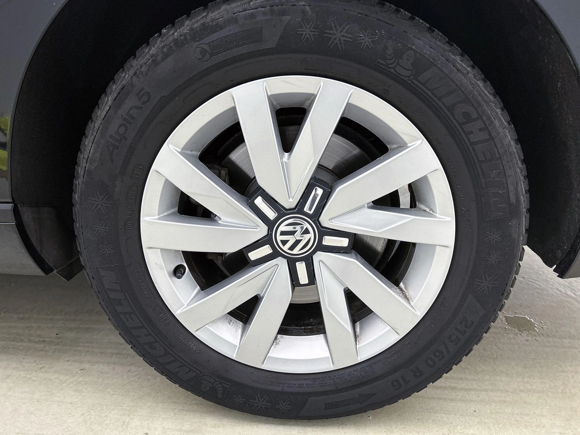 Volkswagen-Passat-image-33