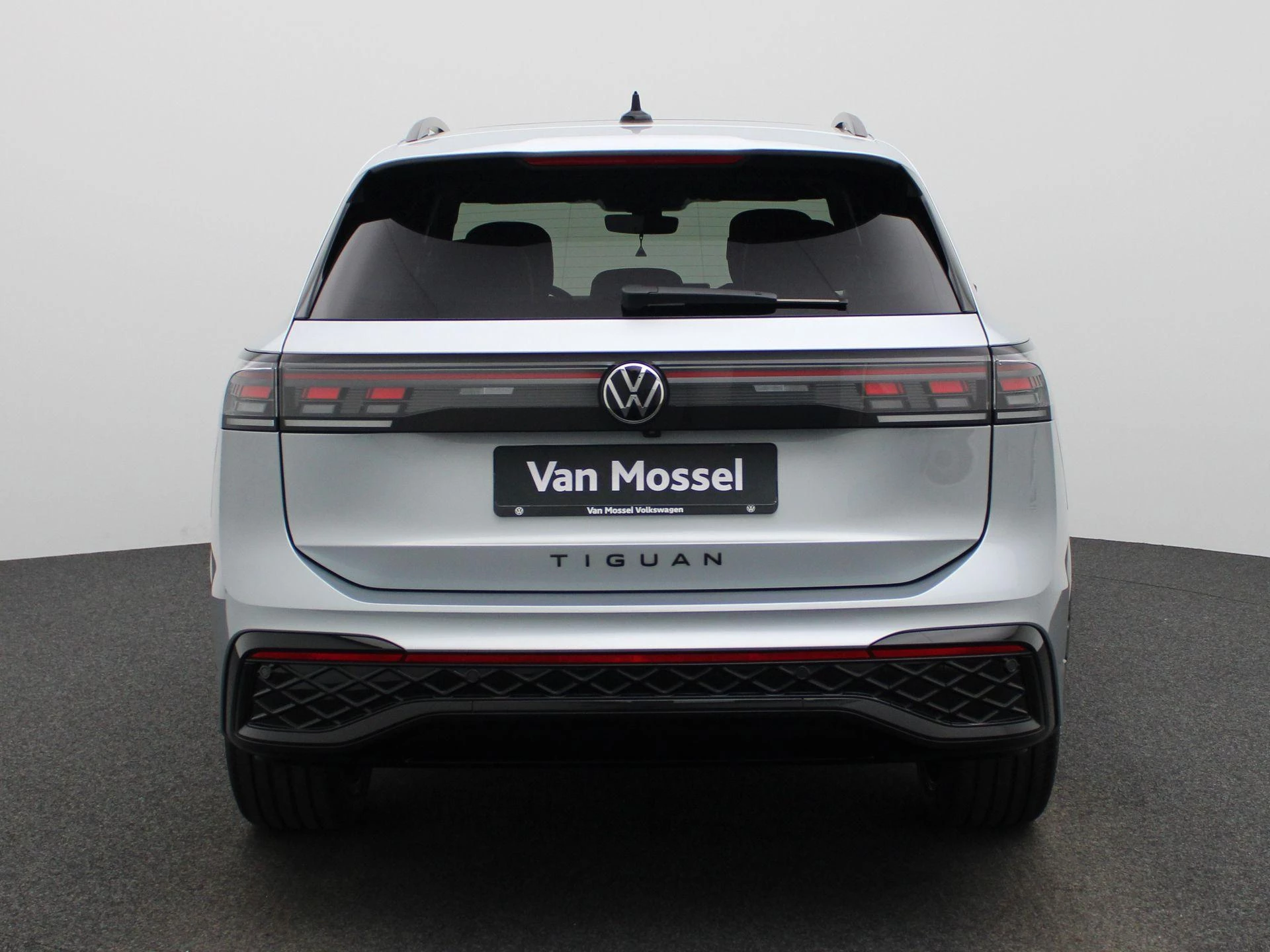 Volkswagen-Tiguan-image-4