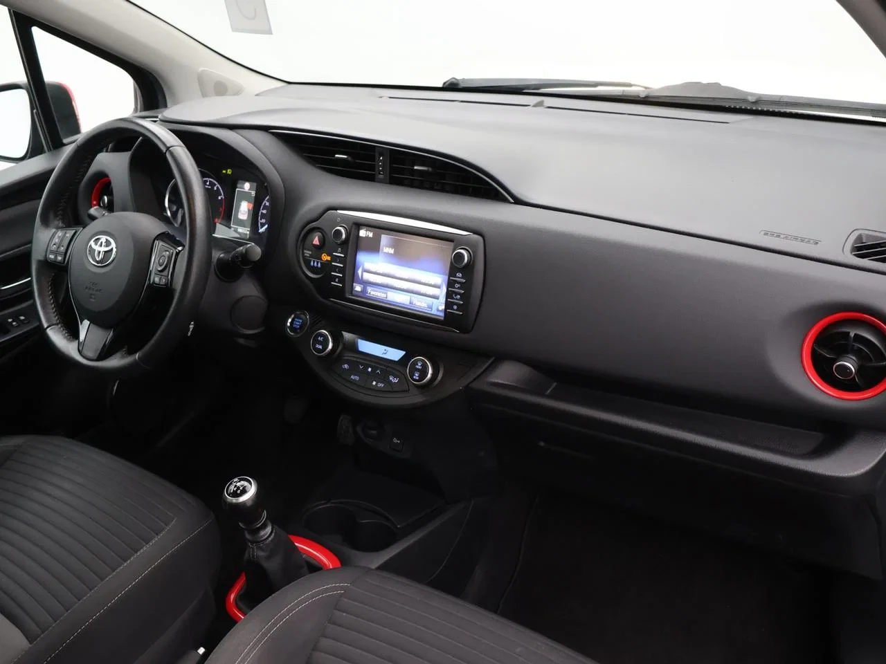Toyota-Yaris-image-2