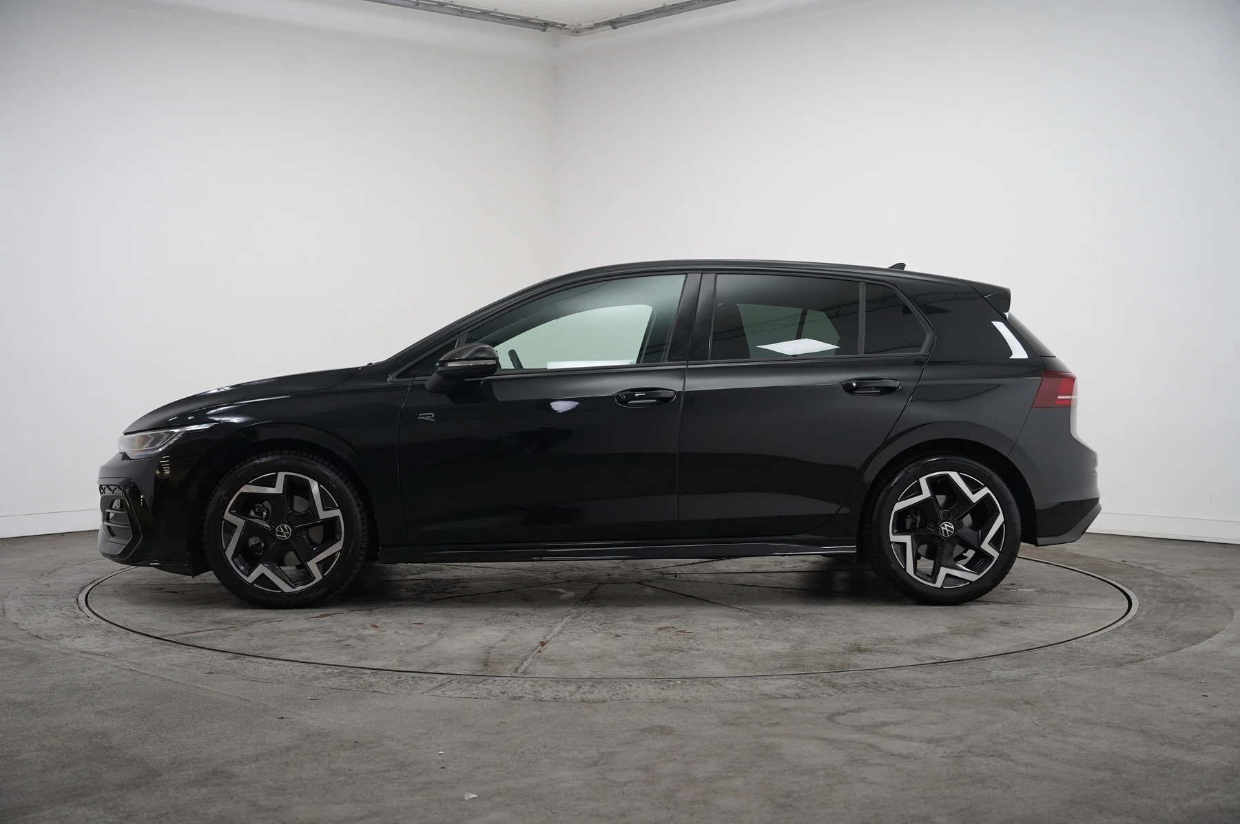 Volkswagen-Golf-image-15
