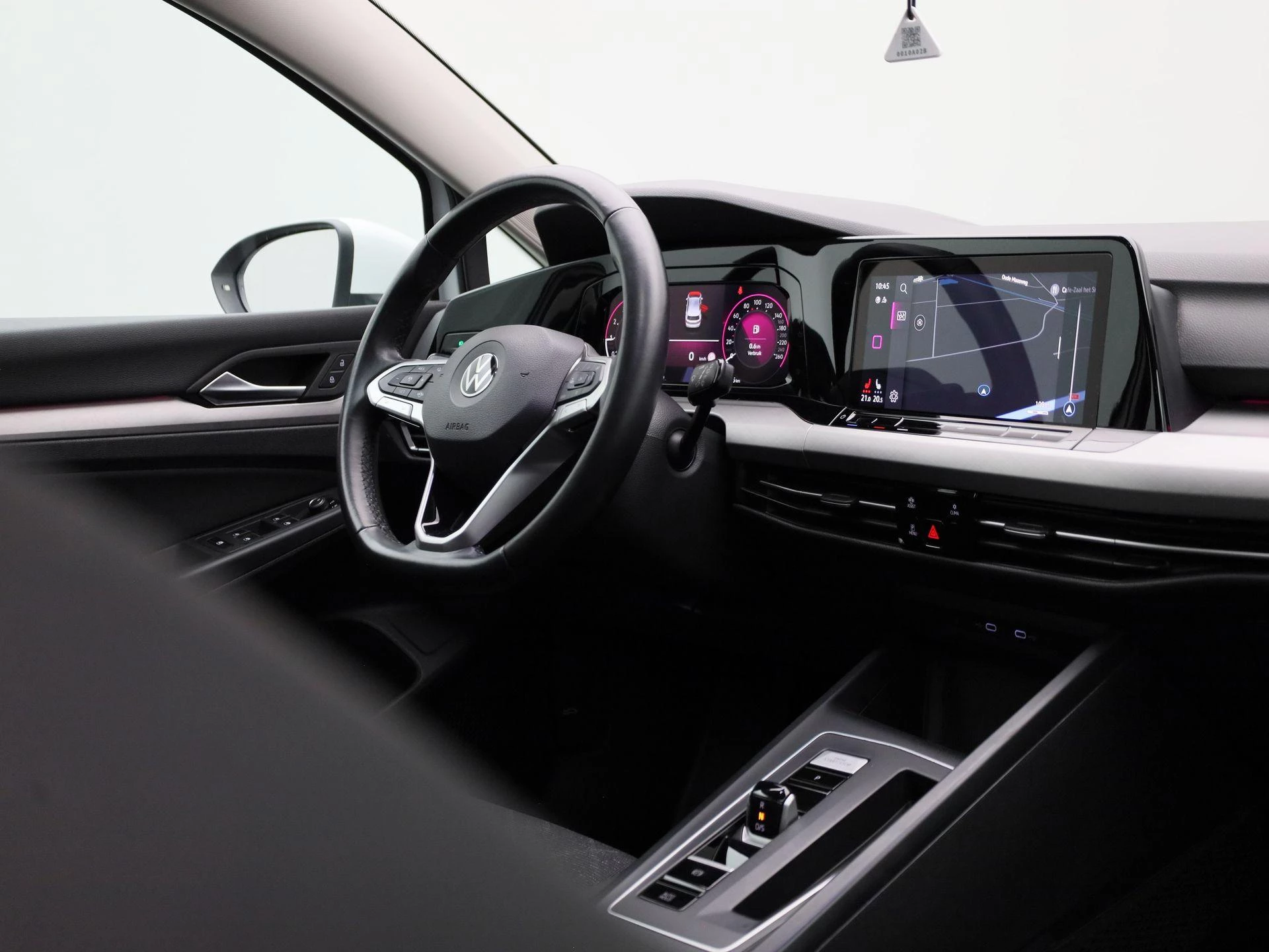 Volkswagen-Golf-image-34