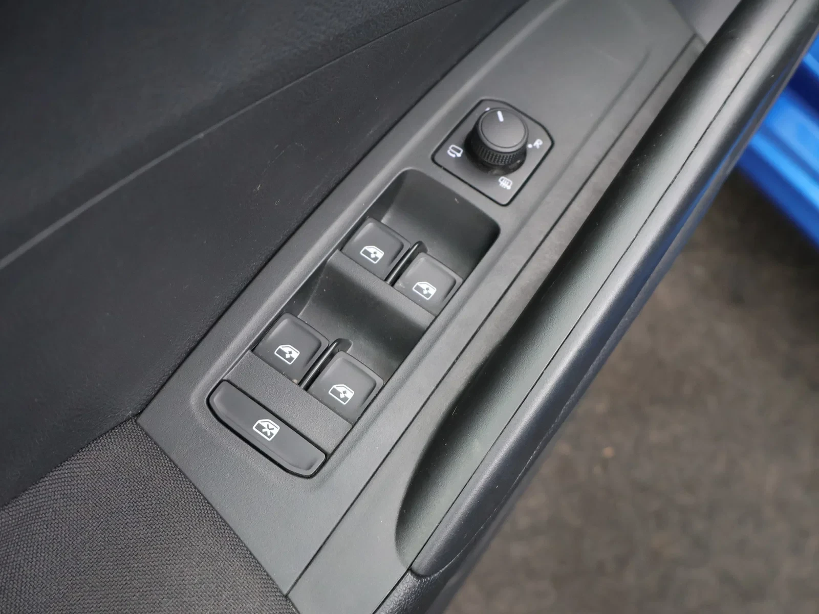 Škoda Fabia Fabia 1.0i Selection *APP CONNECT*PDC*ZETELVERWARMING*DIGITAL DASHBOARD*...