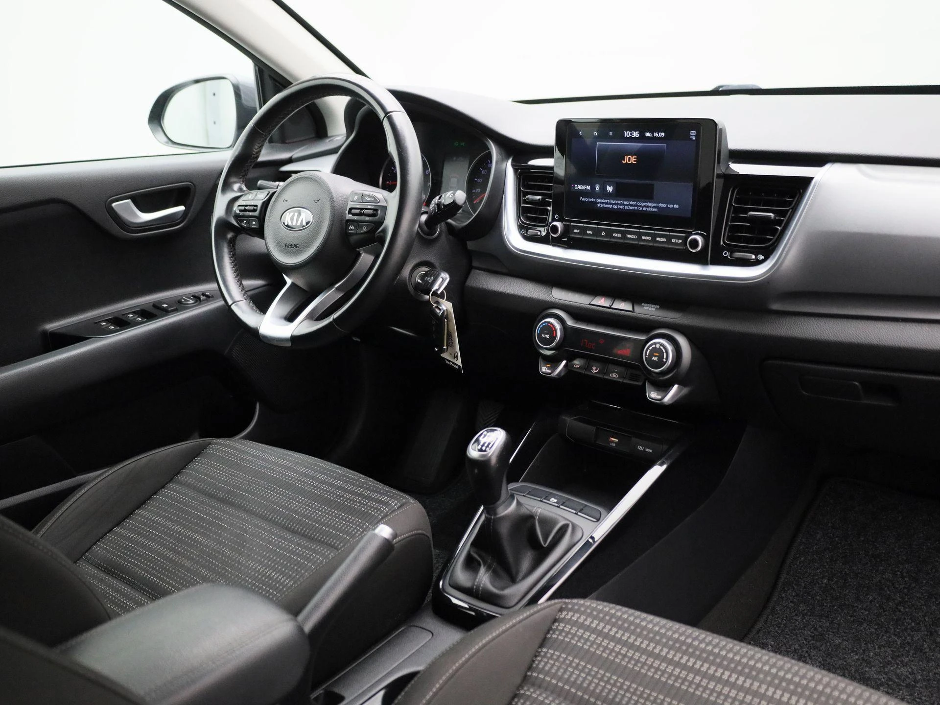 Kia-Stonic-image-35