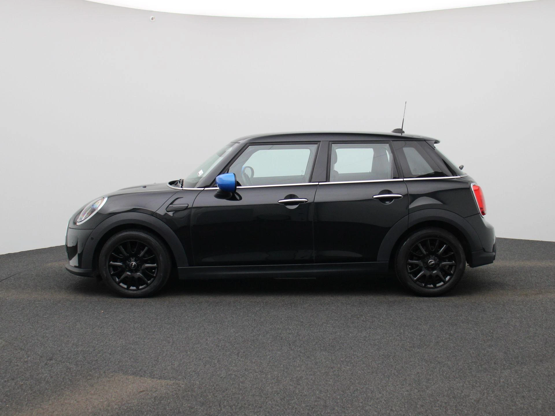 MINI-One-image-3