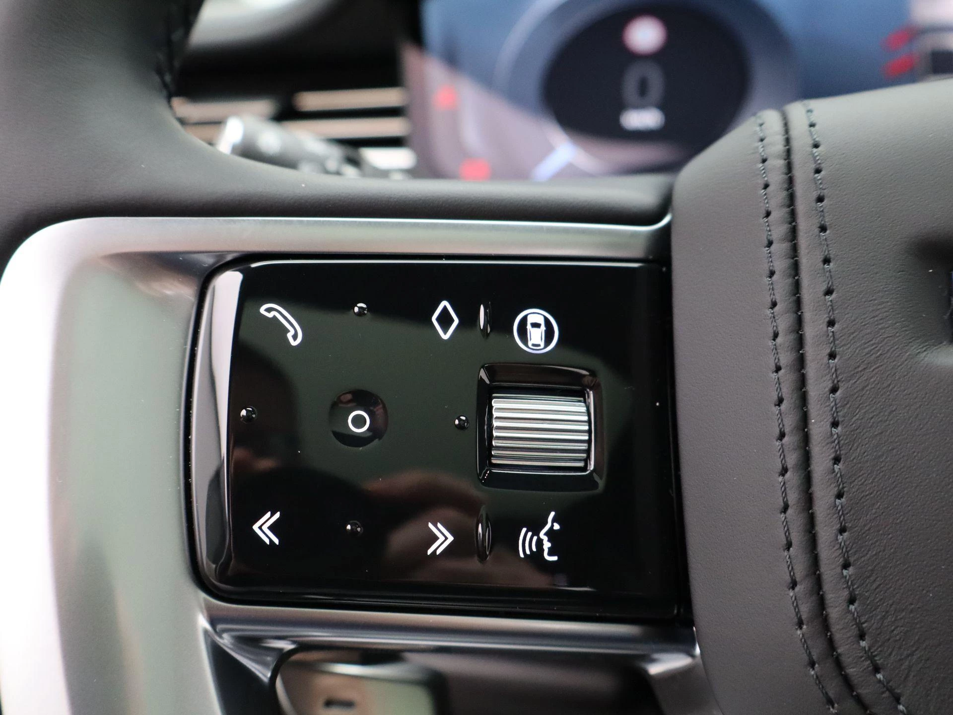 Land Rover-Range Rover-image-23