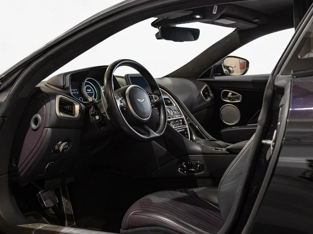 Aston Martin-DB11-image-30