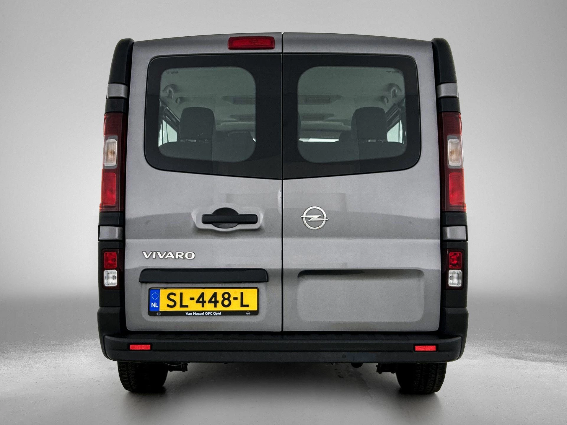 Opel-Vivaro-image-3