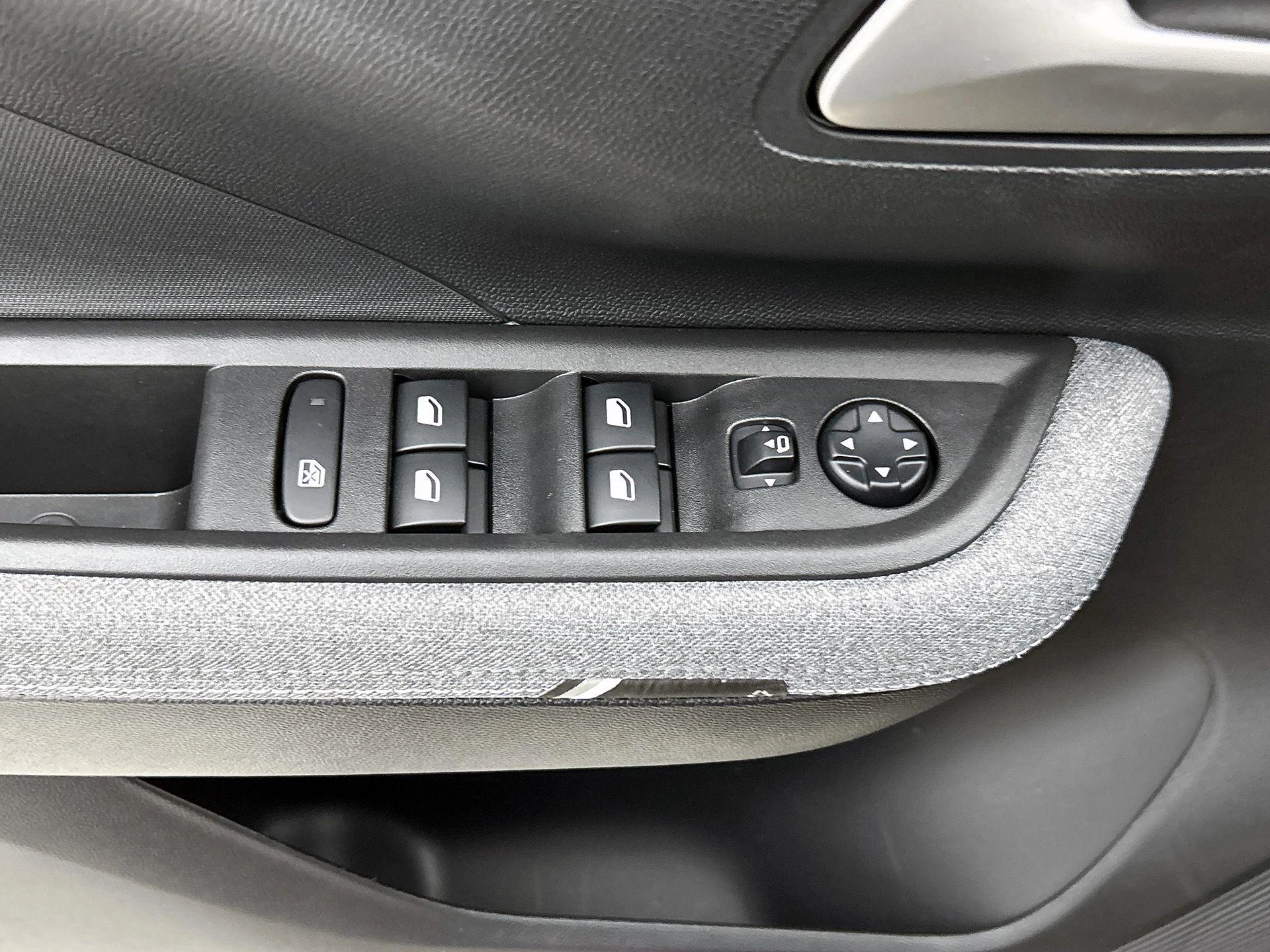 Opel-Frontera-image-32