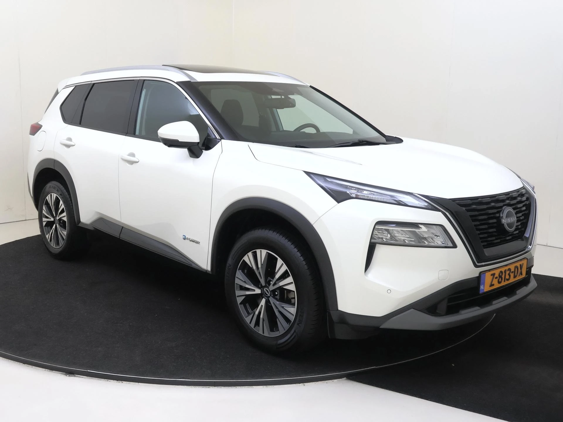 Nissan-X-Trail-image-1
