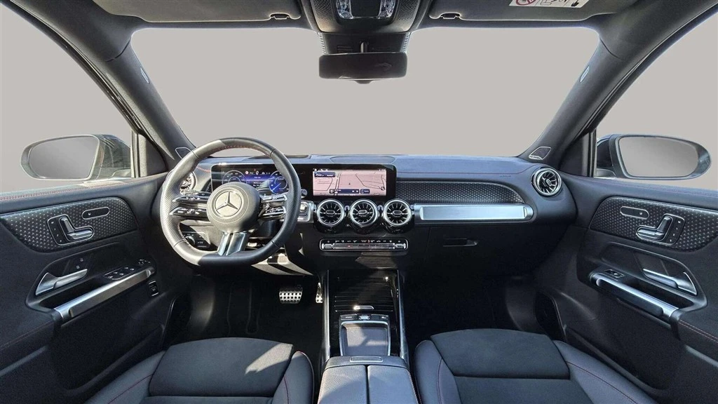 Mercedes-Benz-EQB-image-11