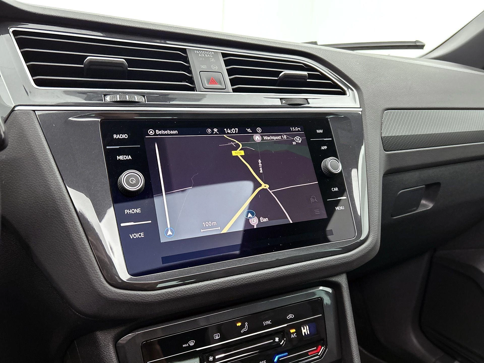 Volkswagen-Tiguan-image-24