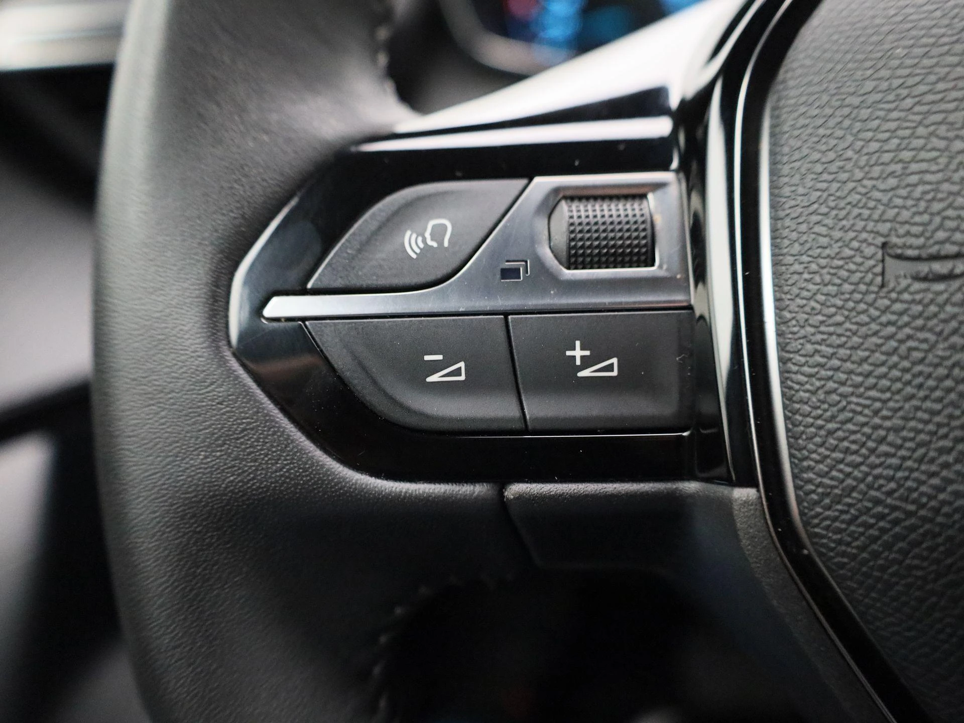 Peugeot e-2008 e-2008 Active Pack