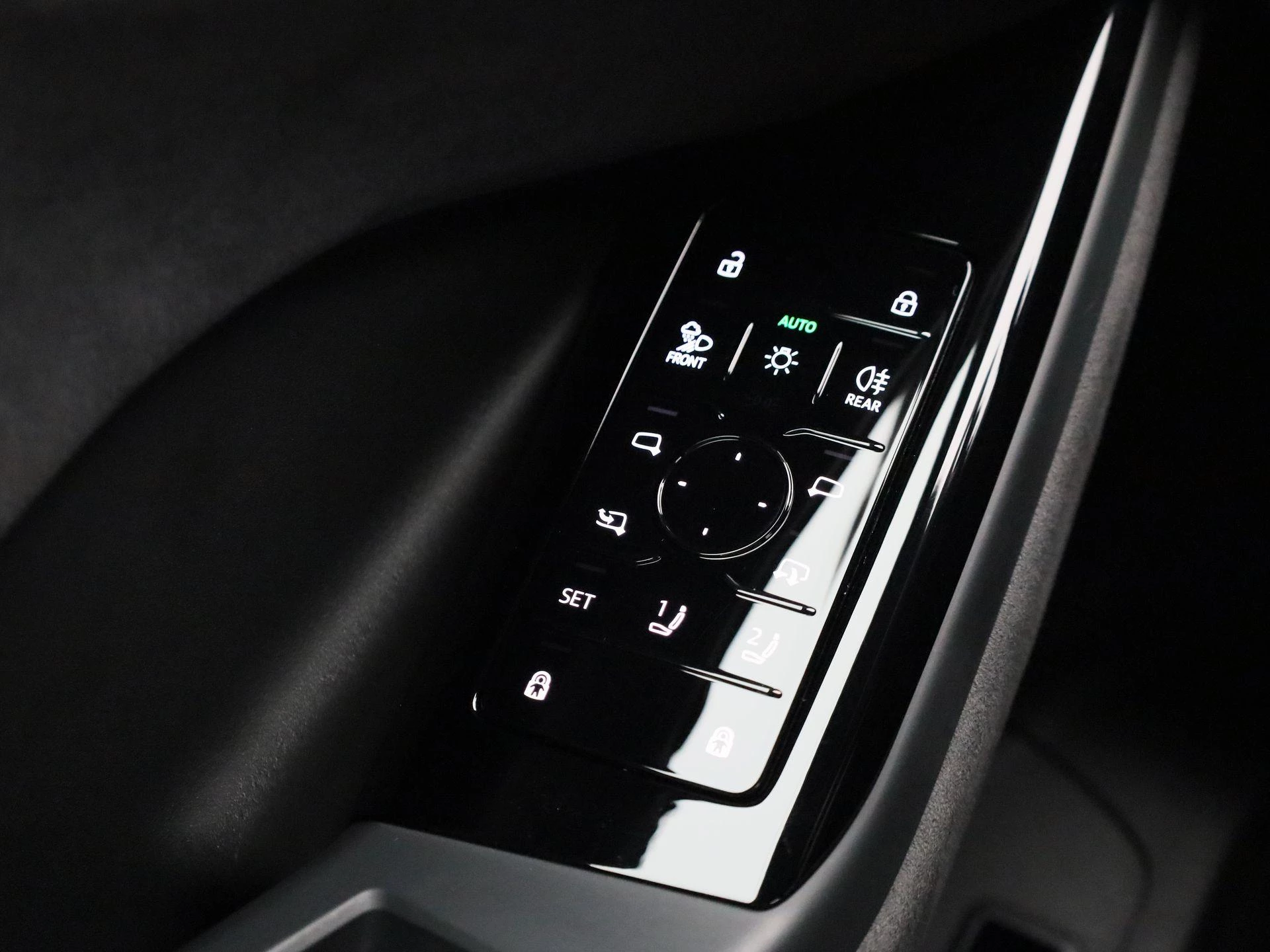 Audi-Q6 e-tron-image-36