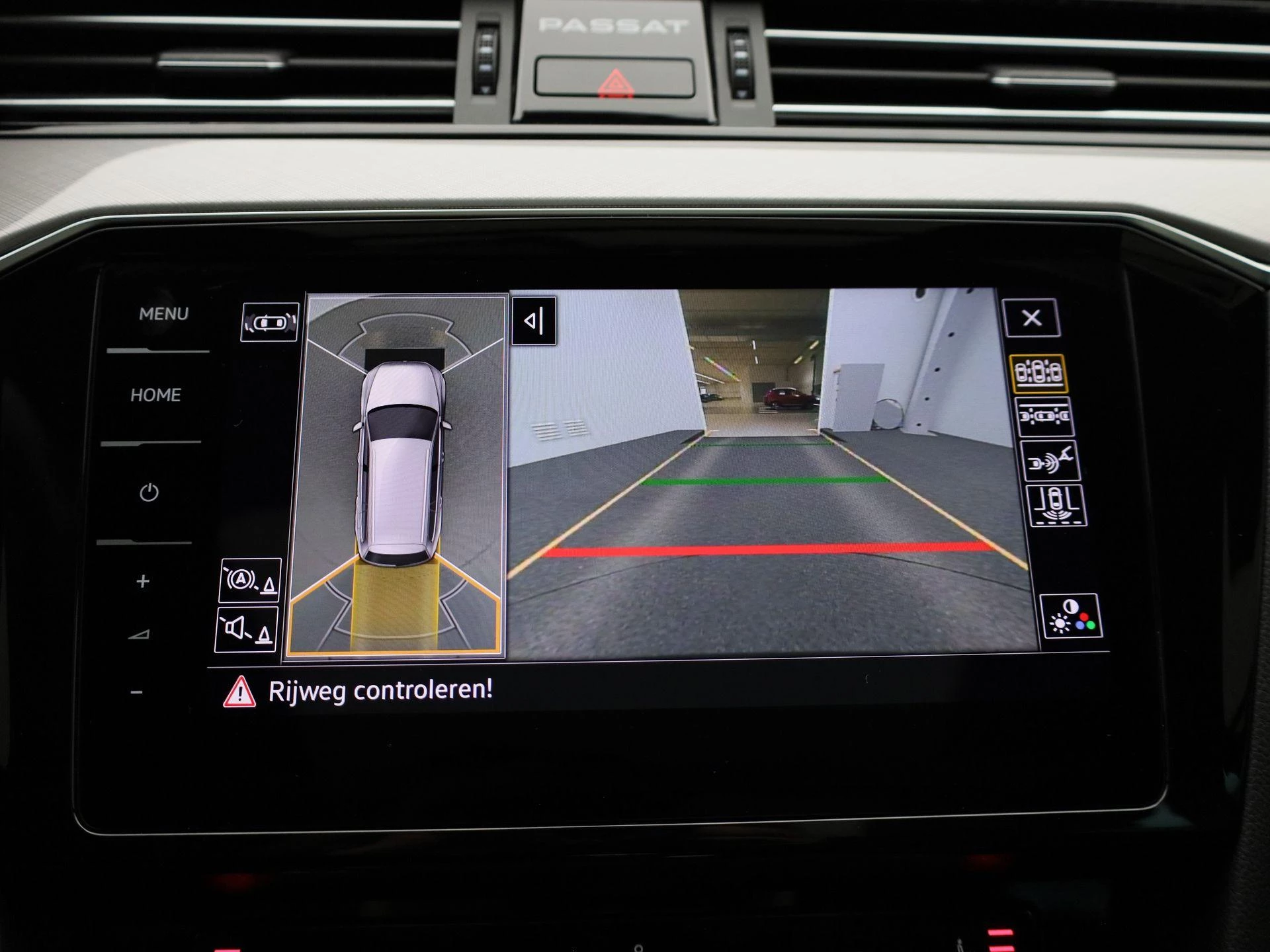 Volkswagen-Passat-image-25