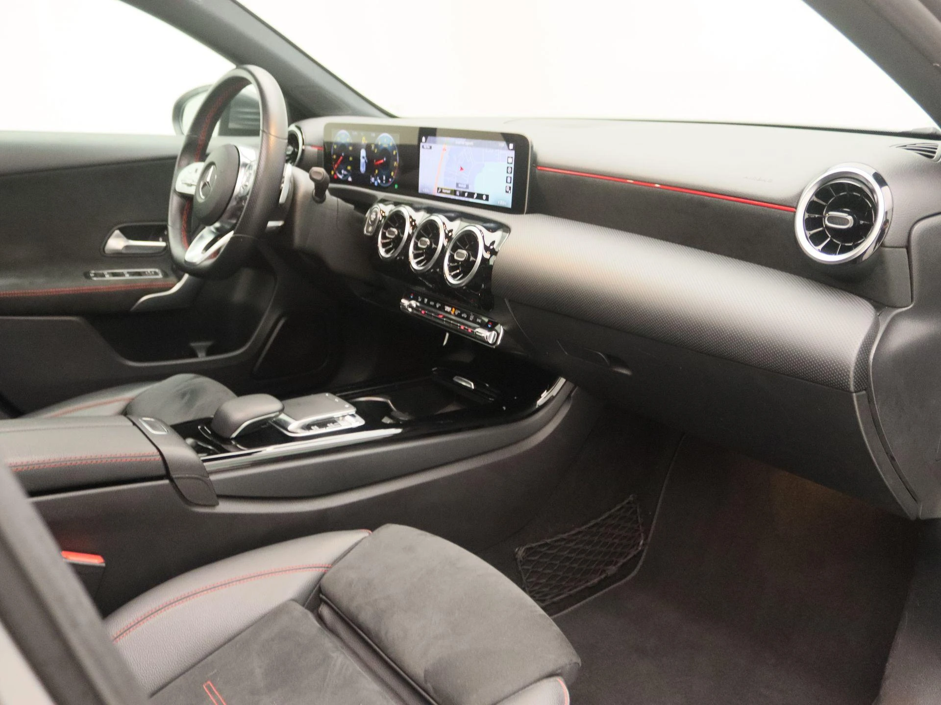 Mercedes-Benz-A-Klasse-image-24