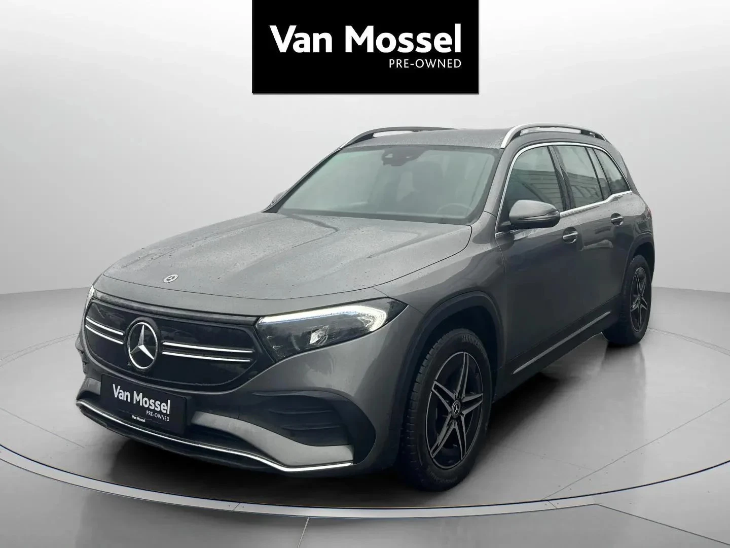 Mercedes-Benz-EQB-image-0