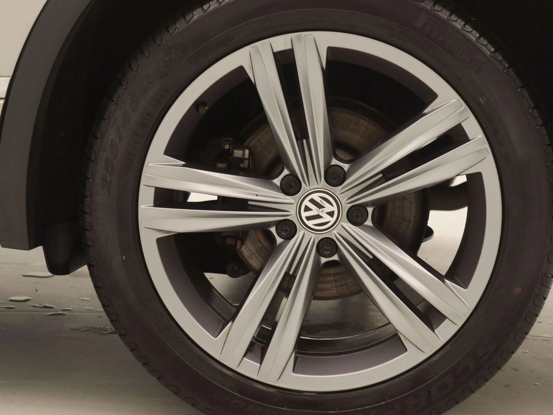 Volkswagen-Tiguan-image-18