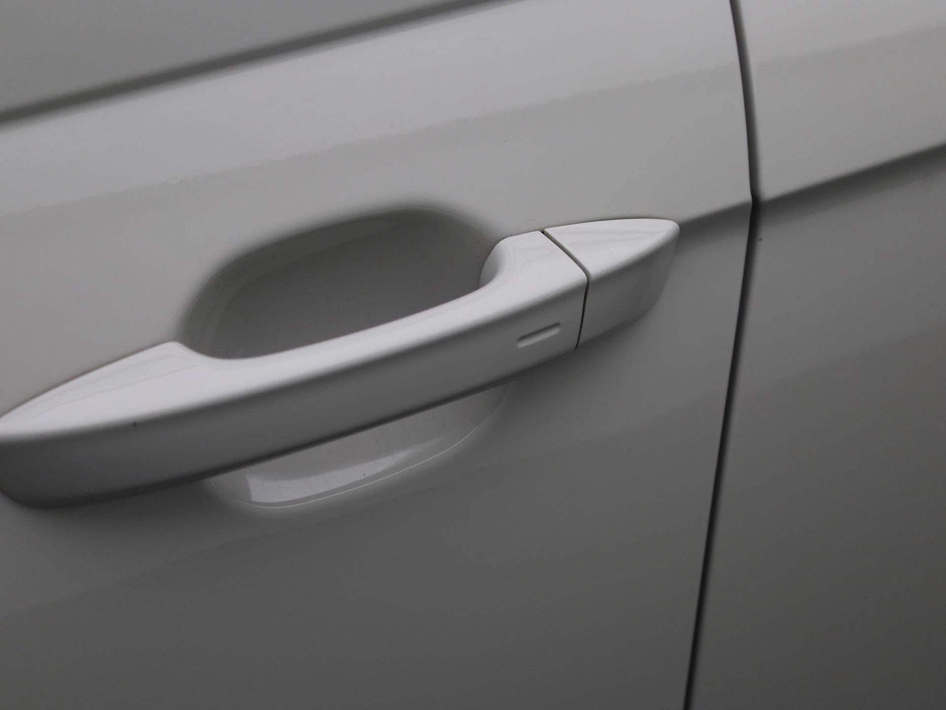Volkswagen-Polo-image-14