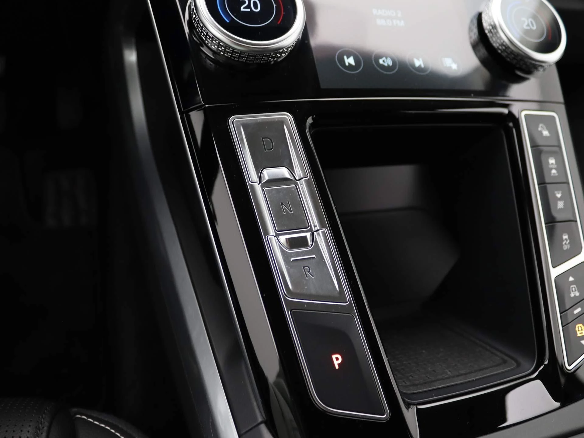 Jaguar-I-PACE-image-22