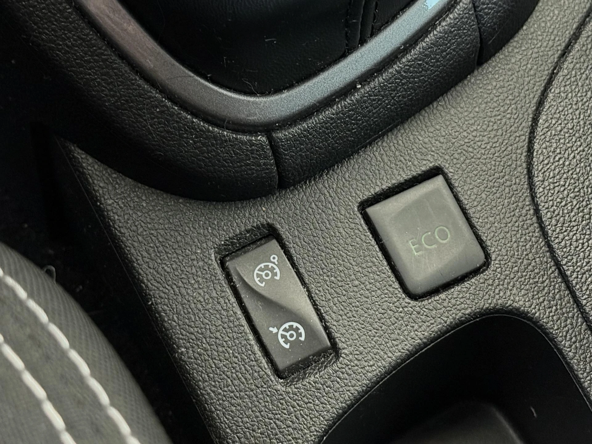 Renault-Clio-image-19
