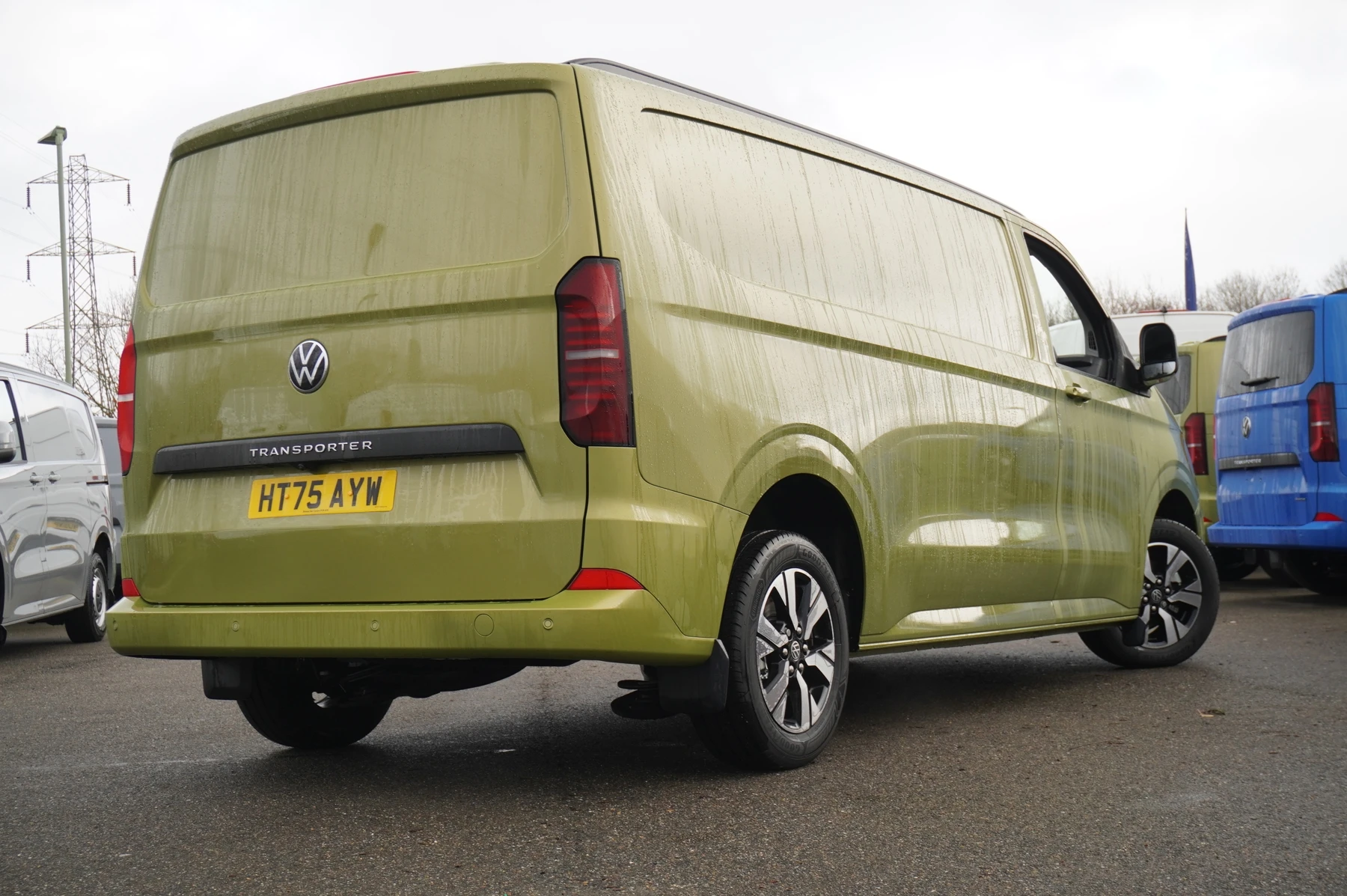 Volkswagen-Transporter-image-12